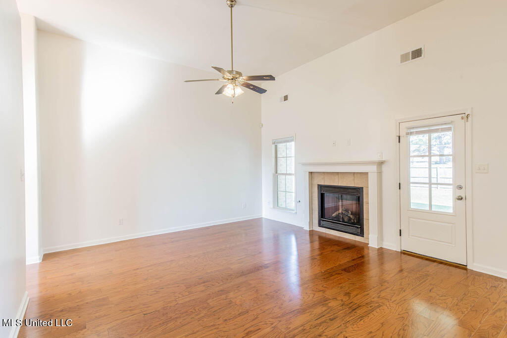 2800 S Cherry Drive Southaven,MS 38672 CryeLeike