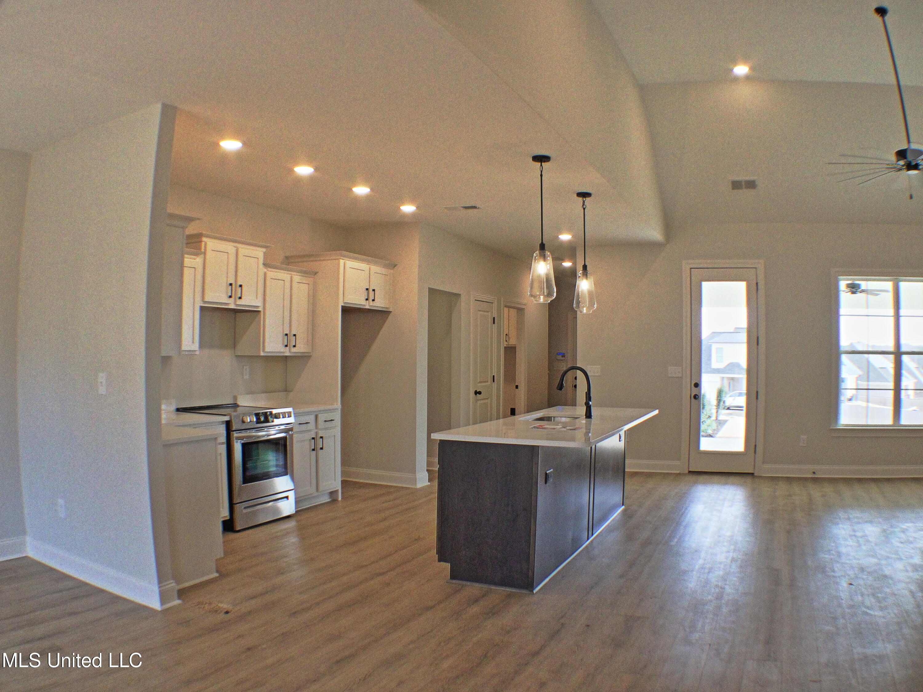 2172 N Laughter Road Nesbit,MS 38651 CryeLeike