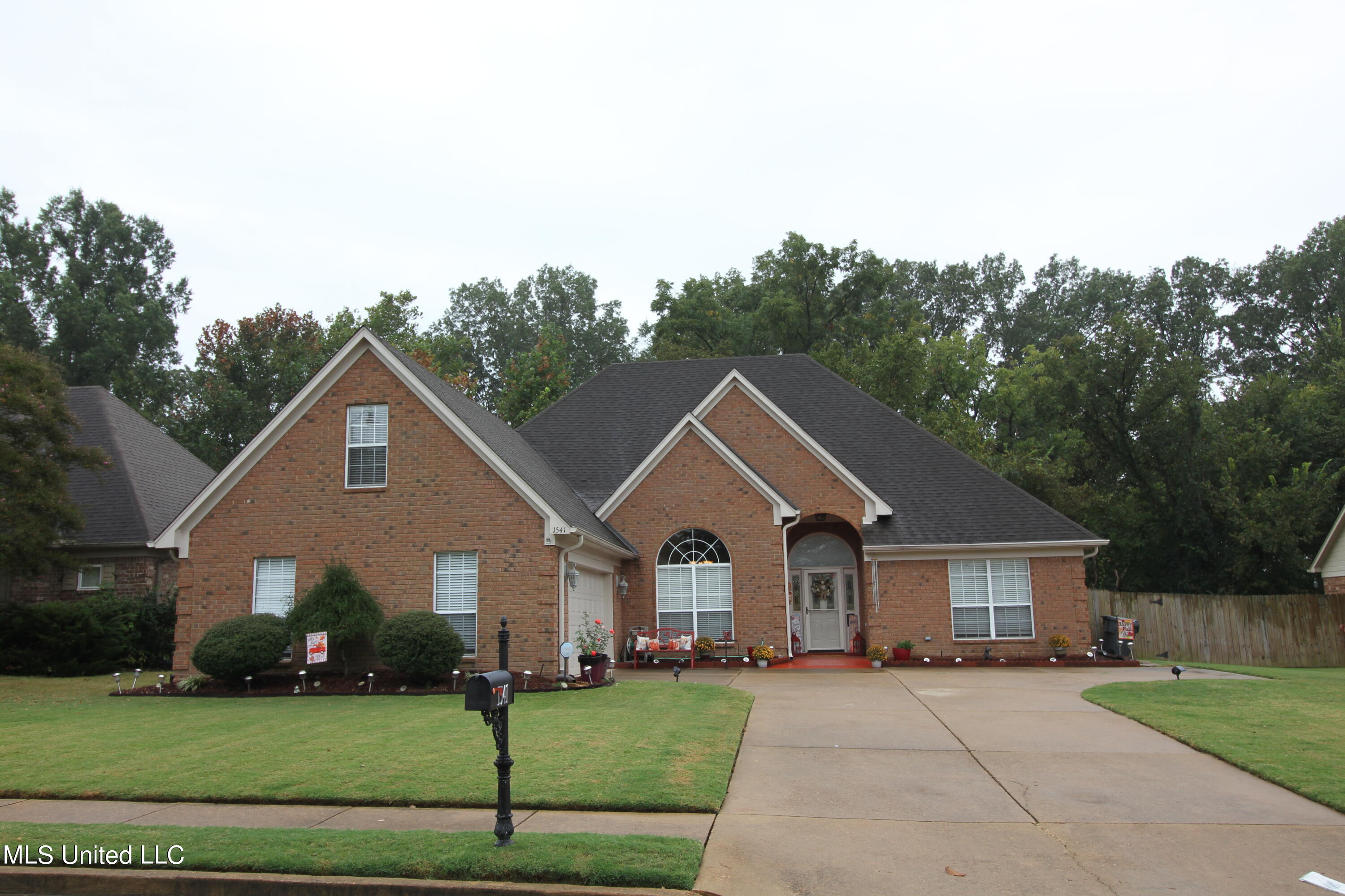 1541 Mason Drive Hernando,MS 38632 CryeLeike